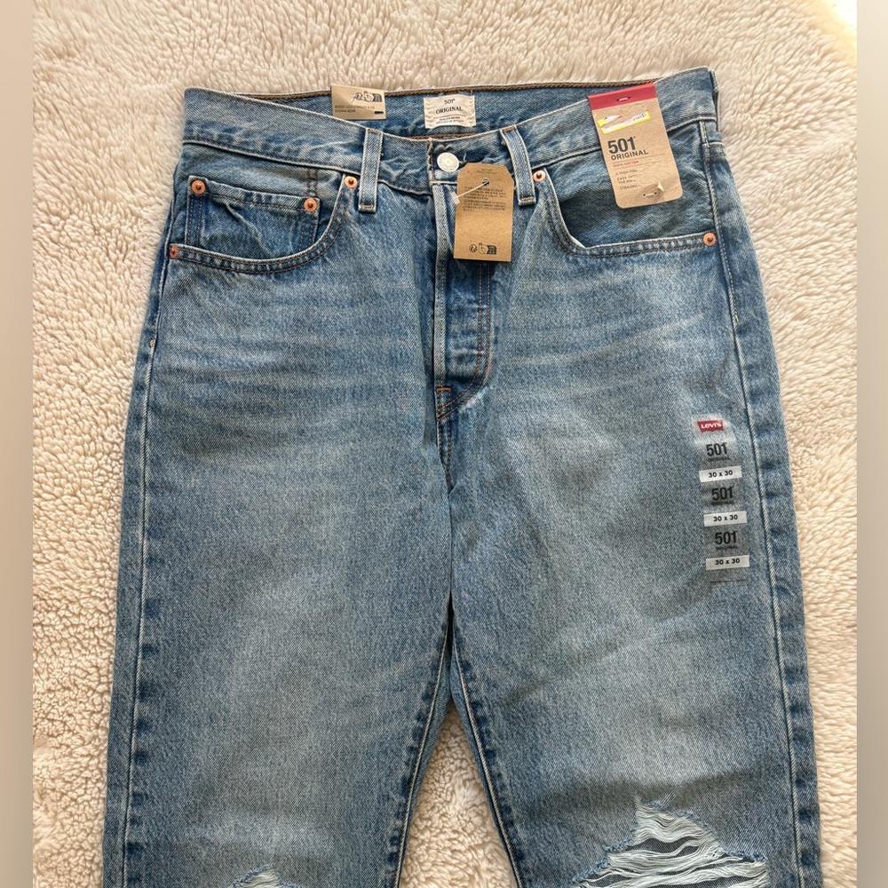 NWT Levi’s 501 High Rise Distressed Straight Leg Jeans - Picture 3 of 8